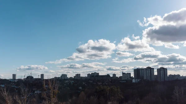 Vista Árvore Centro Cidade Kharkiv Com Parque Edifícios Residenciais Vários — Fotografia de Stock