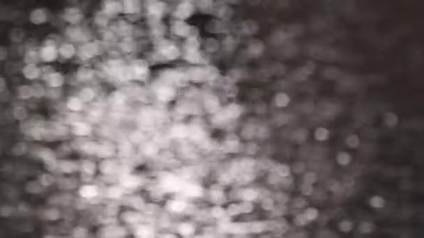 Metallisch Verschwommenes Unkonzentriertes Bokeh Abstraktes Bewegtbild Strahlende Sonnenstrahlen Wasser Abstrakt — Stockvideo