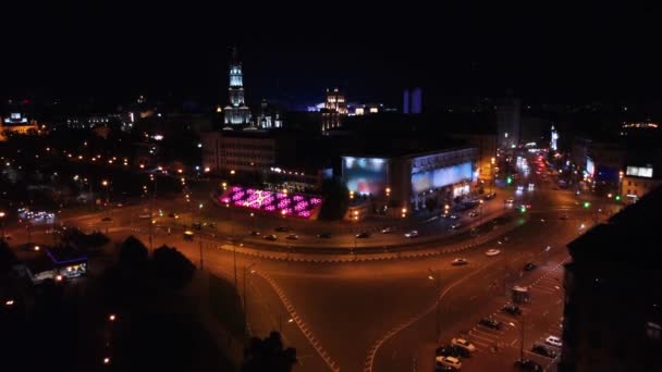 Éjszakai Városközpont Felhajtó Kereszteződés Aerial Fly Előre Néző Pavlivska Téren — Stock videók
