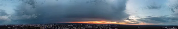 Şehir Yerleşim Bölgesindeki Dramatik Günbatımı Manzarası Manzarası Hava Pavlovo Kutbu — Stok fotoğraf
