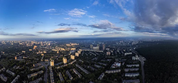 Солнечная Утренняя Панорама Города Микрорайоне Зеленый Город Воздушный Городской Пейзаж — стоковое фото