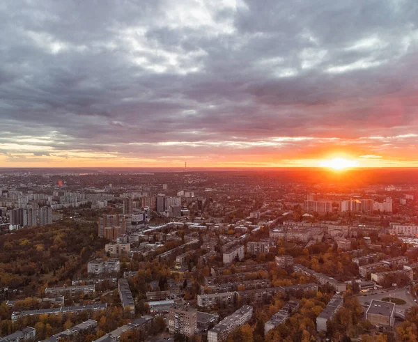 Hava Günbatımı Şehir Manzarası Canlı Sonbahar Destansı Bulut Manzarası Botanik — Stok fotoğraf