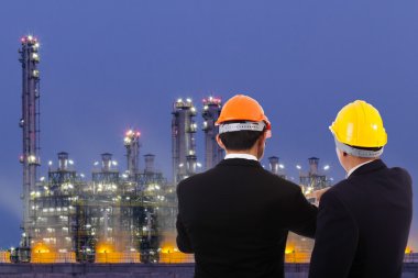 İnşaat mühendisi enerji santrali karşı