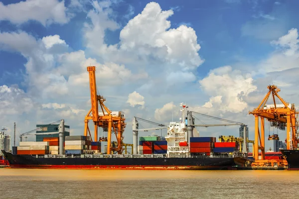 Puerto de envío en Tailandia . — Foto de Stock