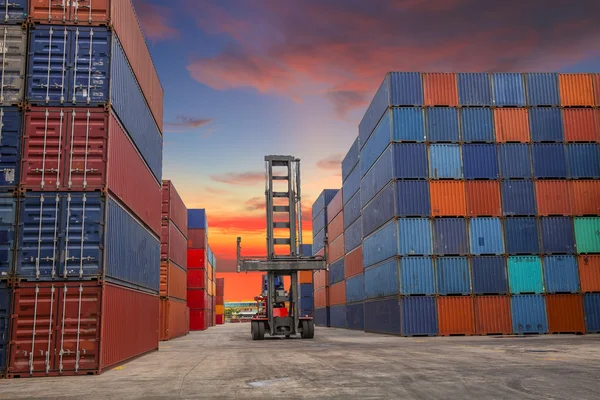 Containers in de haven — Stockfoto