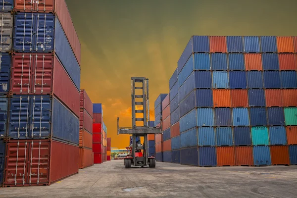 Containers in de haven — Stockfoto