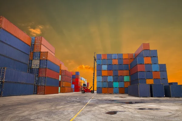 Containers in the port — Stock Photo, Image