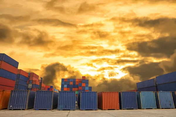 Container im Hafen — Stockfoto