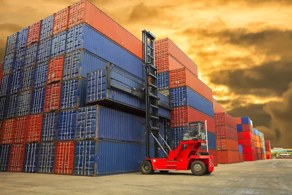 Container im Hafen — Stockfoto