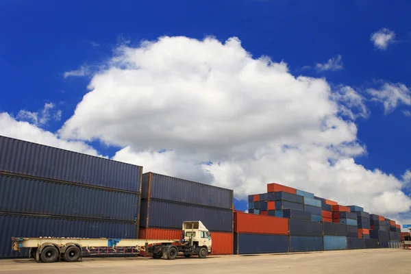 Containers in de haven — Stockfoto