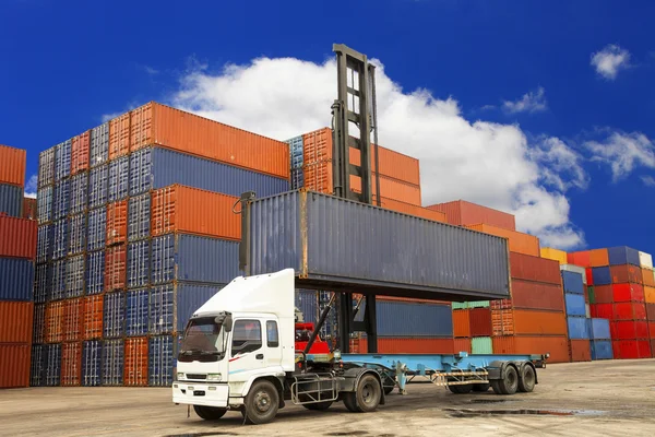 Containers in de haven — Stockfoto