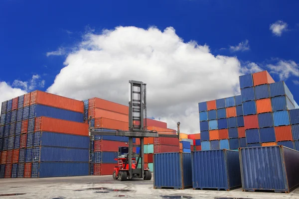 Containers in the port — Stock Photo, Image