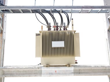 Elektrik trafo kurulum kutup