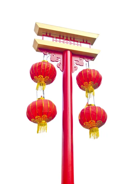 Lanterne rosse cinesi appese al pilastro — Foto Stock