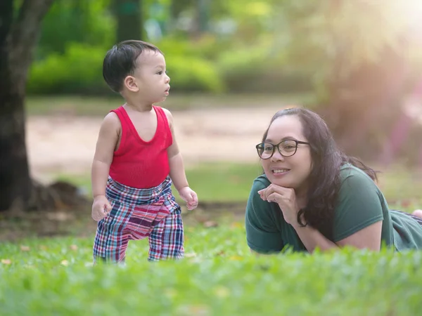 Närbild Skott Söt Asiatisk Baby Vackra Åtgärder Naturen Hälsovård Och — Stockfoto