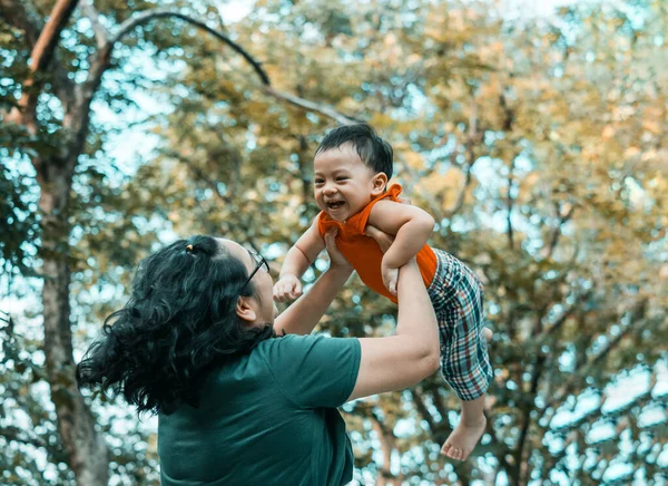 Närbild Skott Söt Asiatisk Baby Vackra Åtgärder Naturen Hälsovård Och — Stockfoto