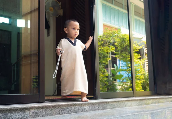 Bambino Carino Età Infantile Con Una Bella Azione Facendo Qualcosa — Foto Stock