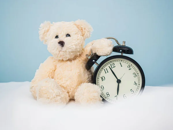 Vintage Metal Alarm Clock Bedroom Shows Time Hour Minute Needle — Stock Photo, Image