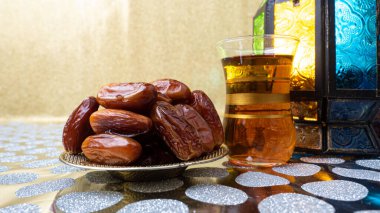 Ramazan yemekleri, Ramazan kareem gece için geleneksel Müslüman kültür gıda, açlık gıda tarafından Allah için namaz ve Ramazan kutsal ay boyunca güneş battıktan sonra tüketilen