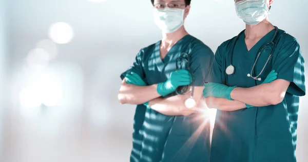 Medico Con Maschera Facciale Prepararsi Caso Intervento Chirurgico Con Stetoscopio — Foto Stock