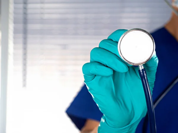 Läkare Bär Ansiktsmask För Att Förbereda För Operation Fall Med — Stockfoto