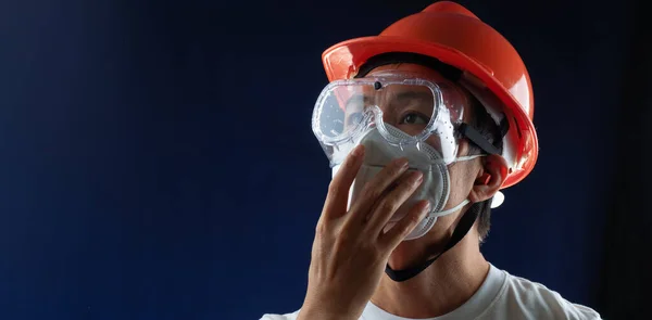 Homem Trabalhador Que Usa Equipamentos Proteção Total Para Trabalhar Atmosfera — Fotografia de Stock