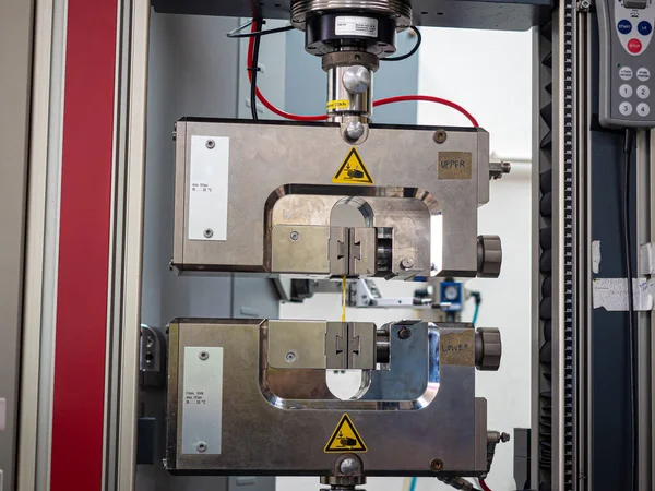 Prueba Resistencia Tracción Caucho Plástico Que Utiliza Propósito Industrial Propiedad — Foto de Stock