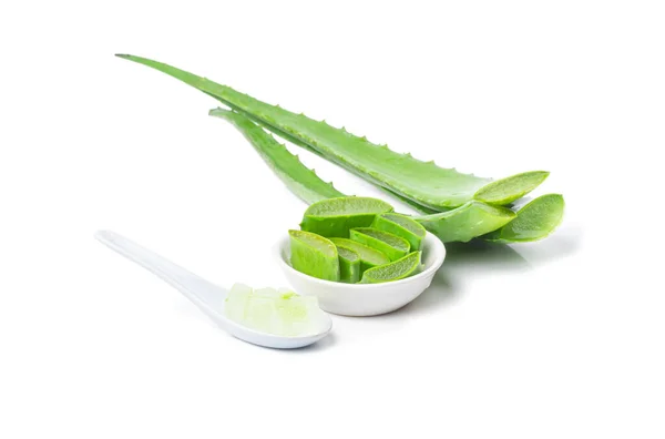 Aloe Vera Hijau Segar Dengan Gel Dalam Yang Diiris Pada — Stok Foto