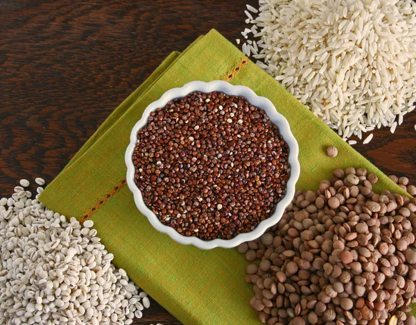 Bowl of Red Quinoa with Rice, Lentils and Barley — Stock Photo, Image