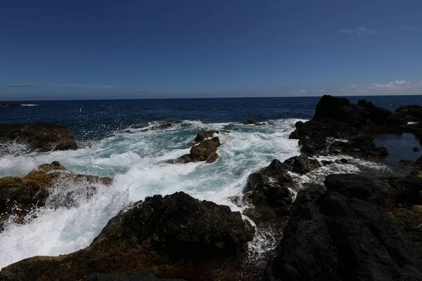 As formações de lava da costa da ilha do Pico, Açores — Fotografia de Stock