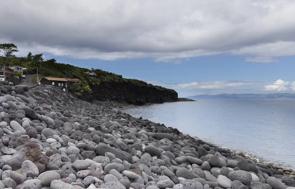 Playa de guijarros en la isla de Pico, Azores — Foto de Stock