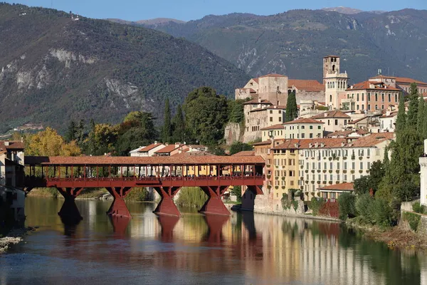 新しく復元されたバッサーノ橋の眺め,ヴェネト州,イタリア — ストック写真