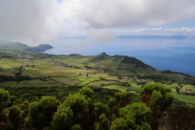 Tipik Sao Jorge adası manzarası, Azores