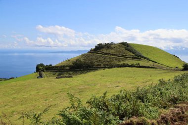 Tipik Sao Jorge adası manzarası, Azores