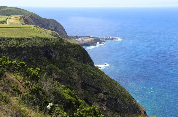 Vista da costa oceânica perto de Mosteiros, Ilha de São Miguel, Açores — Fotografia de Stock