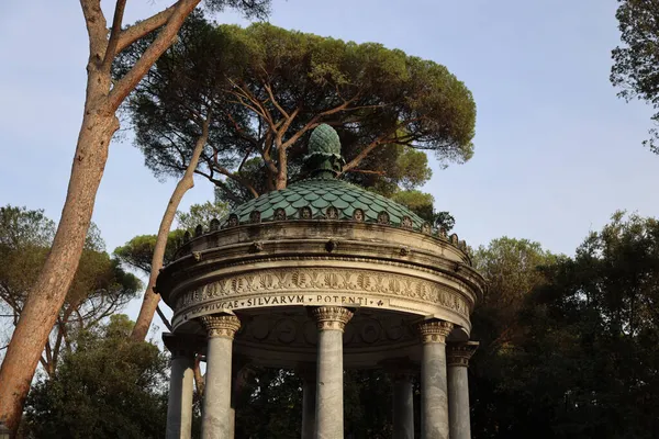 Villa Borghese, Roma, İtalya 'daki Küçük Diana Tapınağı