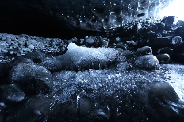 Caverna de gelo no sul da Islândia — Fotografia de Stock