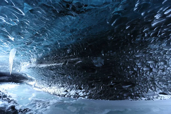 Grotte de glace dans le sud de l'Islande — Photo