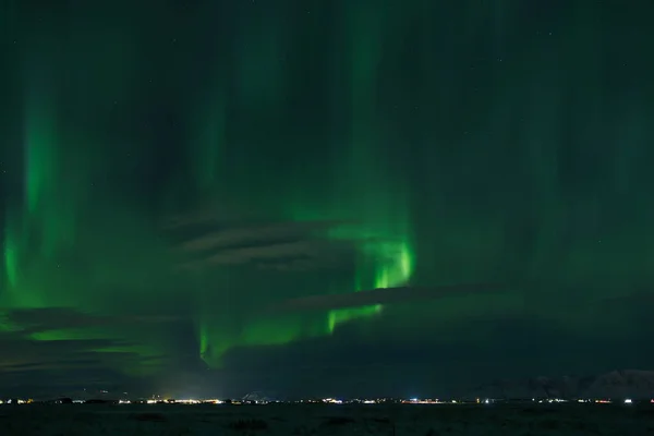 La danza de las auroras boreales en los cielos de Islandia —  Fotos de Stock