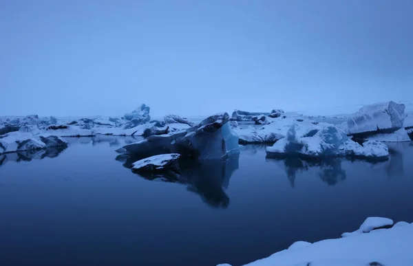 Jokulsarlon Bay το χειμώνα νωρίς το πρωί, Ισλανδία — Φωτογραφία Αρχείου