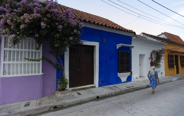 Les maisons coloniales caractéristiques de la ville de Cartagena, Colombie — Photo