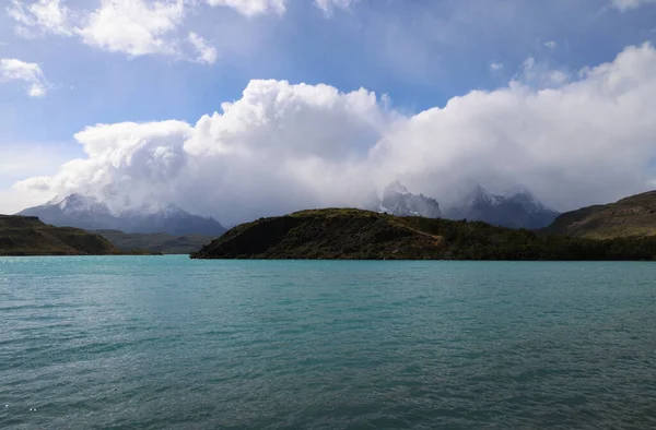 Lake Pehoe in the Torres del Paine Park, Chile — стоковое фото