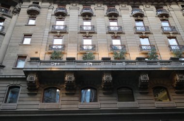 Santiago, Şili 'deki borsanın önündeki eski saray.