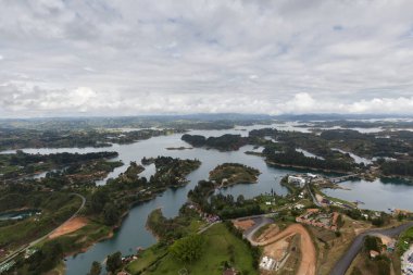 Guatape, Kolombiya Penon 'undan çevre manzarası