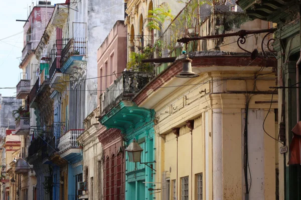 Bâtiments coloniaux anciens en La Havane, Cuba — Photo