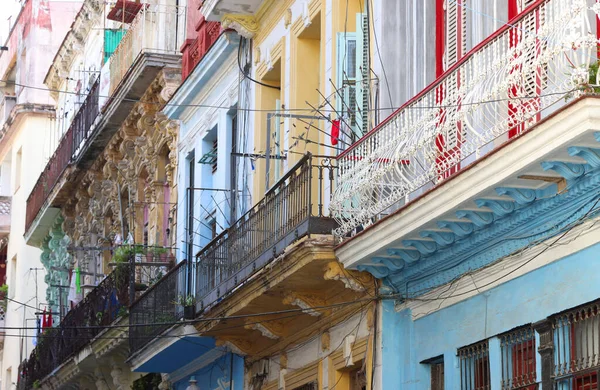 Древние колониальные здания Гаваны — стоковое фото