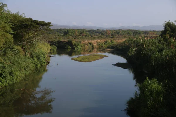 River in the Valley de los Ingenios, Cuba — Fotografia de Stock