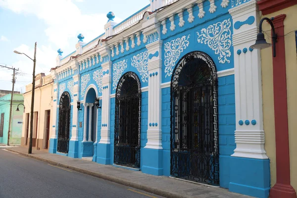 The characteristic houses of Camaguey, Cuba — Foto de Stock