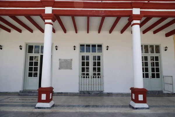 Edificio colonial en la ciudad de Bayamo, Cuba —  Fotos de Stock