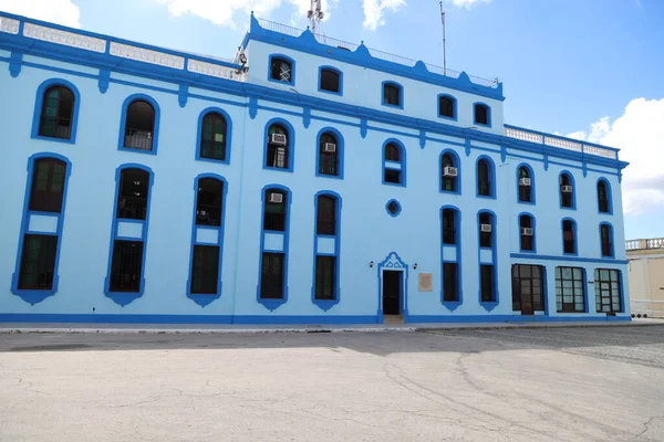 Post office and telegraph building in Bayamo, Cuba — Stok fotoğraf